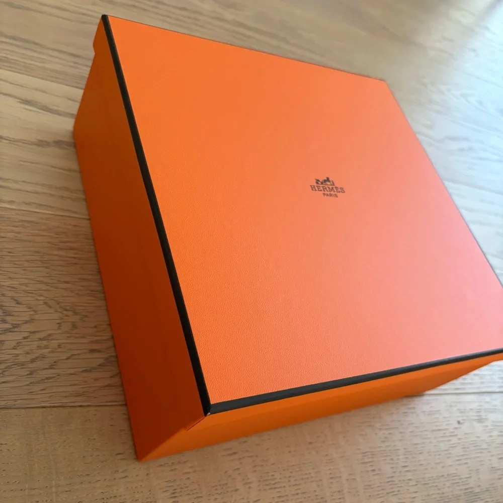 Hermes elegant hermès